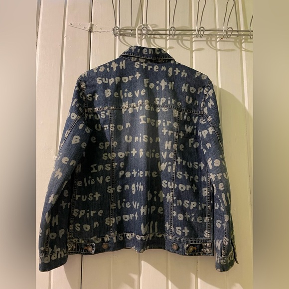 Chicos graffiti Jean jacket size 0=size small like new - Picture 4 of 8